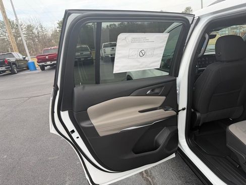 New 2026 Chevrolet Traverse LT w/ Driver Confidence Package image 12
