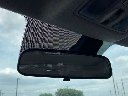 Used 2025 Hyundai Venue SEL image 29