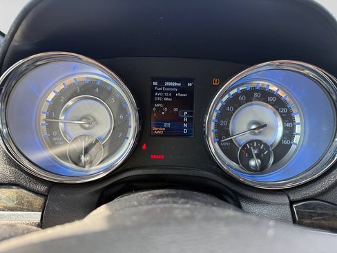 Used 2013 Chrysler 300 C AWD/4WD image 14