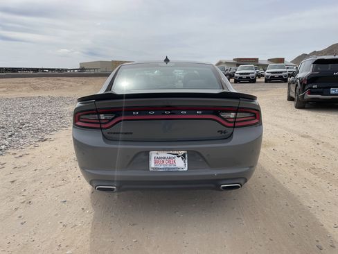 Used 2017 Dodge Charger R/T w/ Driver Confidence Group RWD image 4