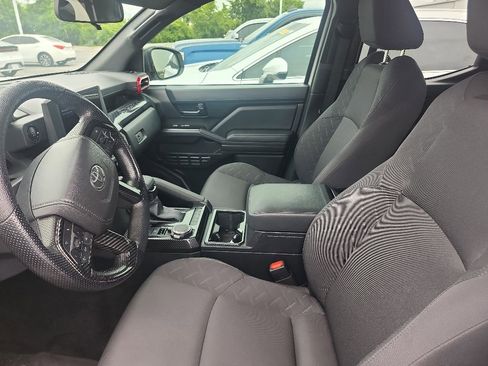 Used 2024 Toyota Tacoma SR AWD/4WD image 9