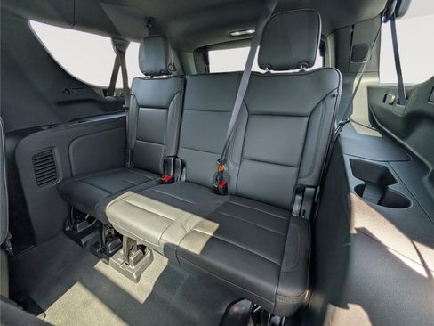 Used 2024 Chevrolet Suburban High Country AWD/4WD image 18