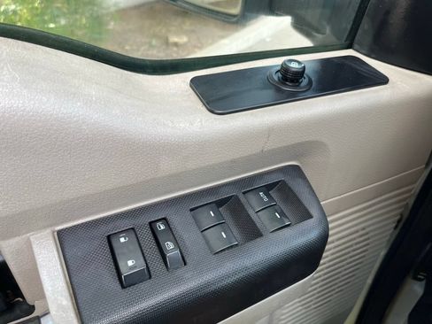 Used 2010 Ford F250 XL AWD/4WD image 26