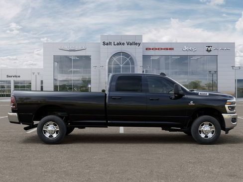 New 2025 RAM 2500 Tradesman w/ Chrome Appearance Group AWD/4WD image 21