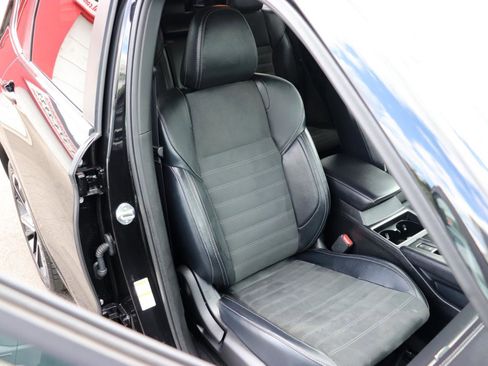 Used 2024 Mitsubishi Outlander FWD image 16