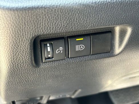 Used 2025 Toyota RAV4 XLE FWD image 24