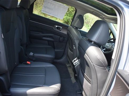 New 2025 Kia Sorento SX image 15