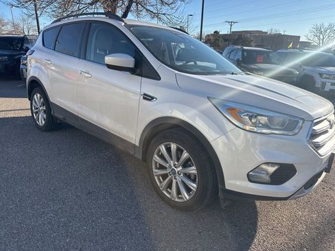 Used 2019 Ford Escape SEL image 5