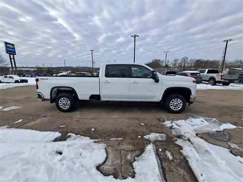 Used 2022 Chevrolet Silverado 2500 LT image 6