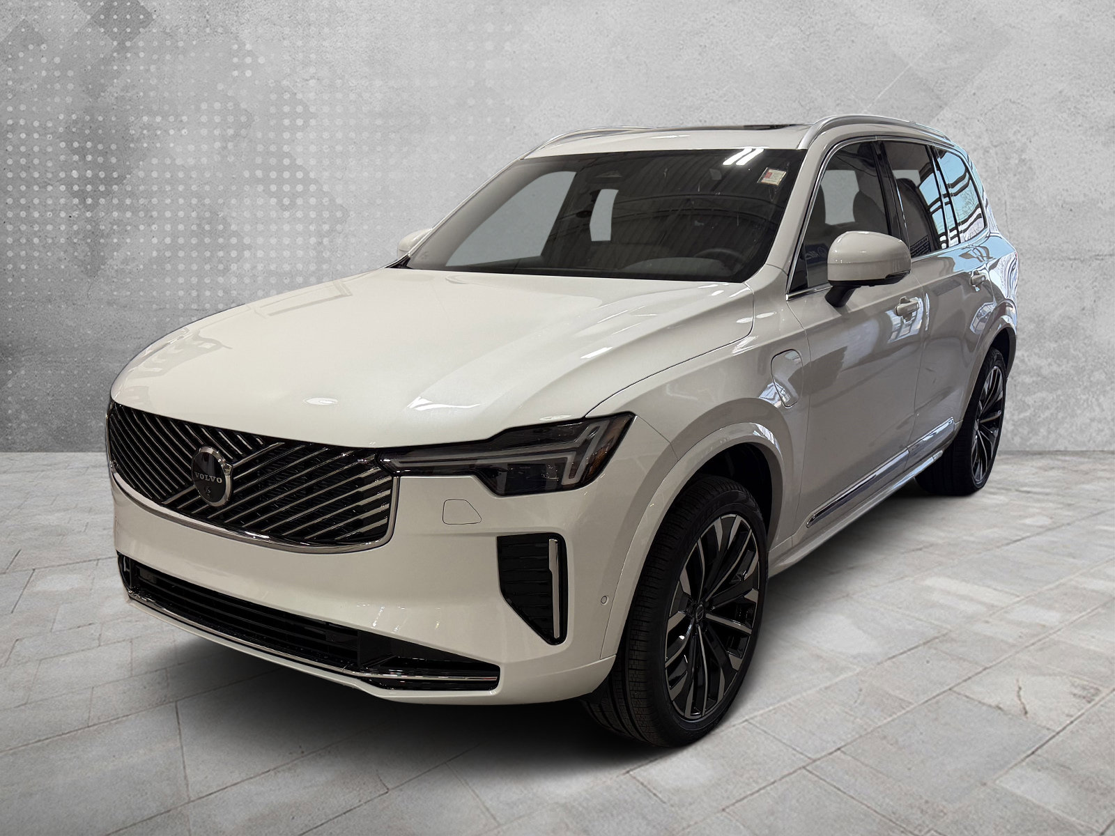 New 2026 Volvo XC90 T8 Plus w/ Protection Package AWD/4WD image 4