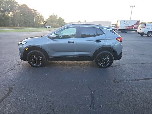 Used 2024 Buick Encore GX Sport Touring image 4
