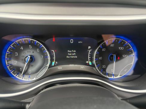 Used 2026 Chrysler Pacifica Select FWD image 16
