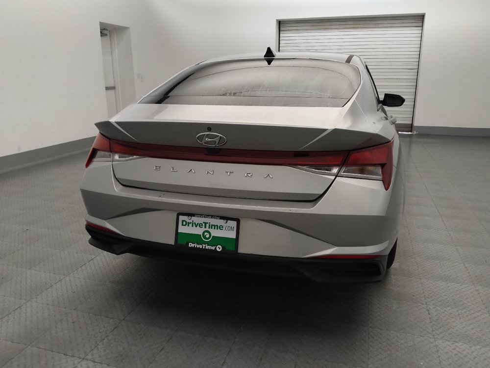 Used 2021 Hyundai Elantra SE FWD image 7