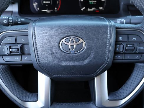 Used 2025 Toyota Tacoma TRD Sport image 24