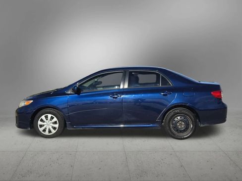 Used 2011 Toyota Corolla LE image 3