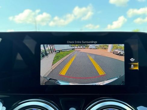 Used 2023 Mercedes-Benz GLB 250 4MATIC image 21