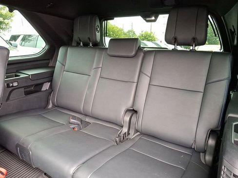 Used 2025 Toyota Sequoia Platinum AWD/4WD image 9