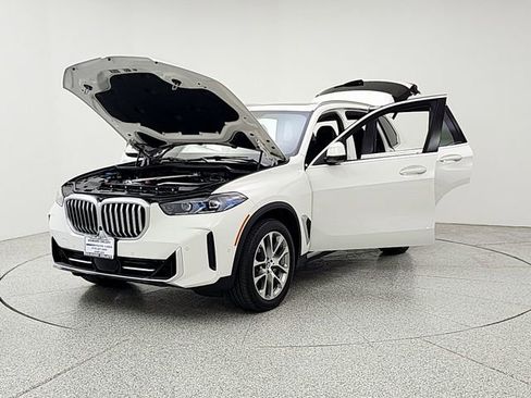 Used 2024 BMW X5 xDrive40i w/ Premium Package AWD/4WD image 9