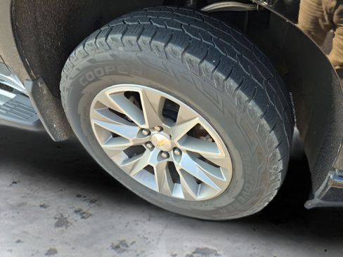 Certified 2019 Chevrolet Silverado 1500 High Country w/ Max Trailering Package AWD/4WD image 5