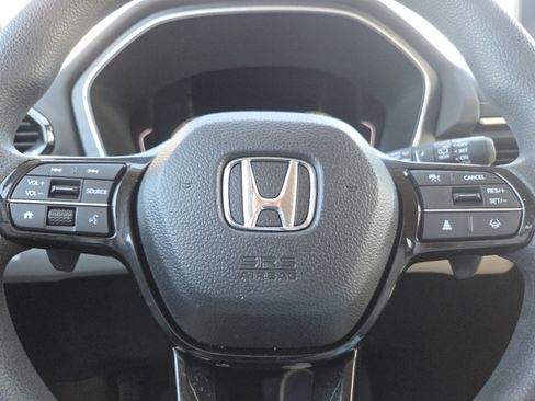 Used 2023 Honda Pilot LX image 27