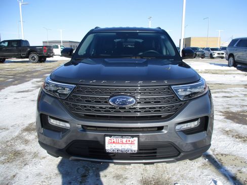 Used 2023 Ford Explorer XLT w/ Equipment Group 202A image 11