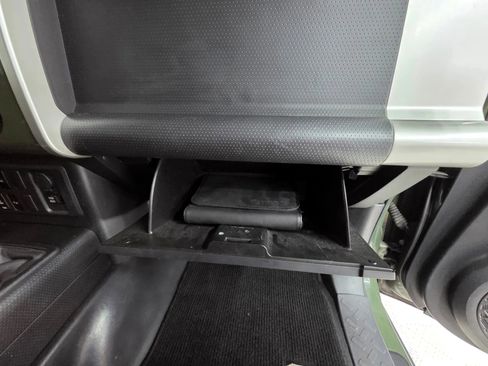 Used 2013 Toyota FJ Cruiser 4WD image 25