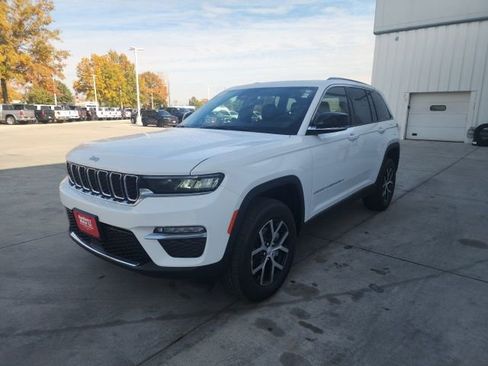 New 2025 Jeep Grand Cherokee Limited image 3