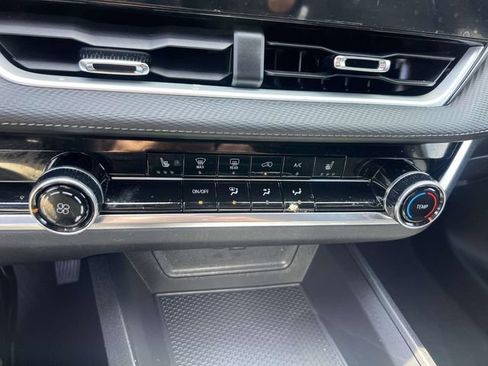 Used 2026 Chevrolet Equinox LT AWD/4WD image 29
