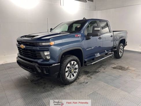 New 2026 Chevrolet Silverado 2500 Custom AWD/4WD image 1