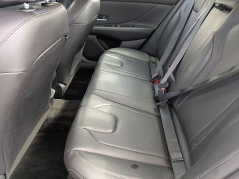 Used 2025 Hyundai Elantra Limited FWD image 25