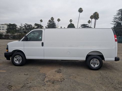 New 2026 GMC Savana 2500 w/ Driver Convenience Package RWD image 9