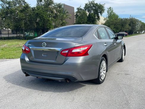 Used 2017 Nissan Altima 2.5 S w/ Power Driver Seat Package FWD image 8