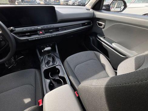 Used 2025 Kia K4 LXS image 35