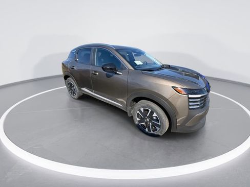 New 2026 Nissan Kicks SV w/ SV Premium Package image 2