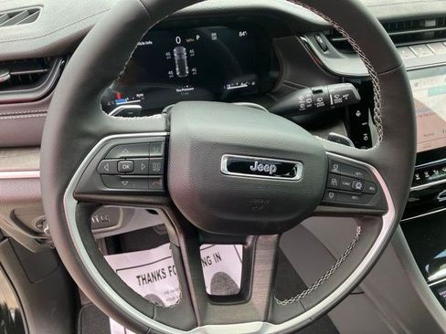New 2026 Jeep Grand Cherokee Limited w/ Limited Altitude Package AWD/4WD image 15