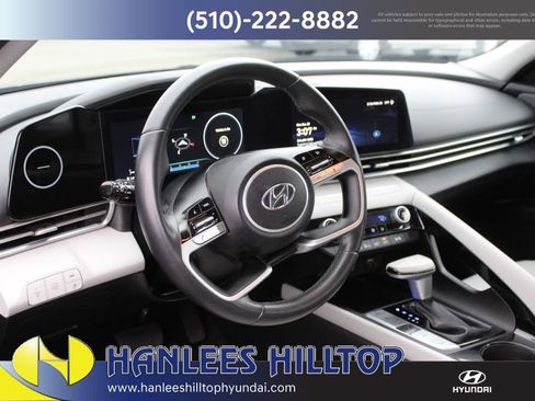 Used 2023 Hyundai Elantra Limited image 11
