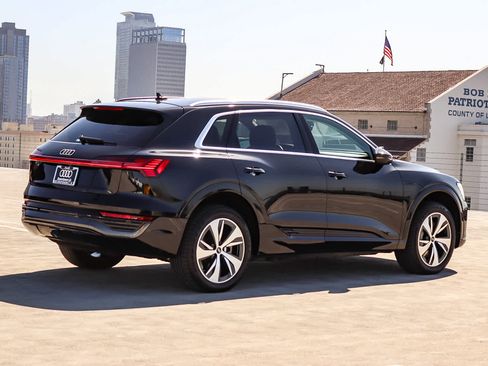 Used 2024 Audi Q8 e-tron Premium AWD/4WD image 4