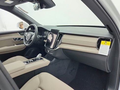New 2026 Volvo XC90 B5 Core image 25