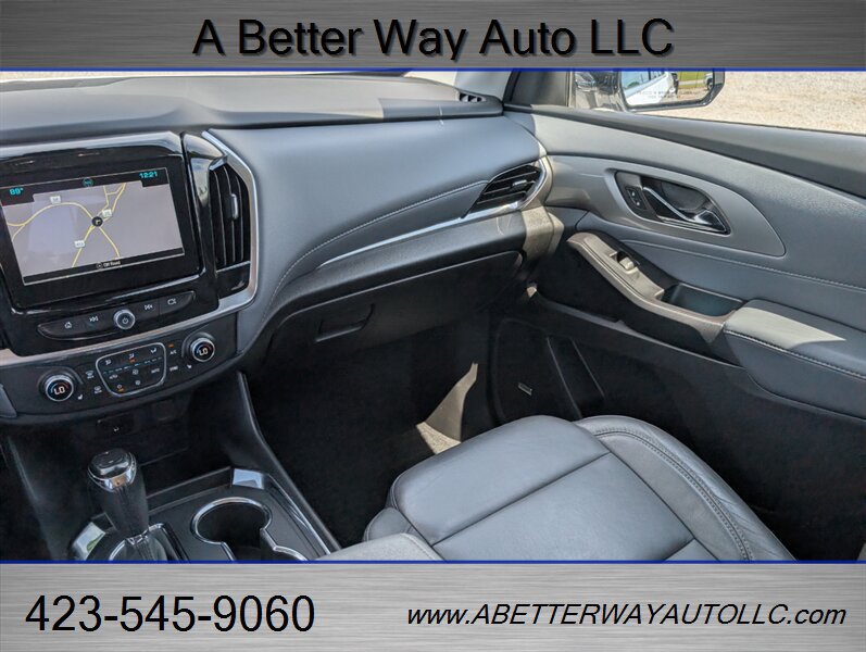 Used 2019 Chevrolet Traverse LT w/ LT Premium Package AWD/4WD image 9