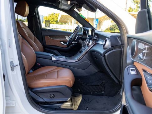 Used 2020 Mercedes-Benz GLC 300 image 14