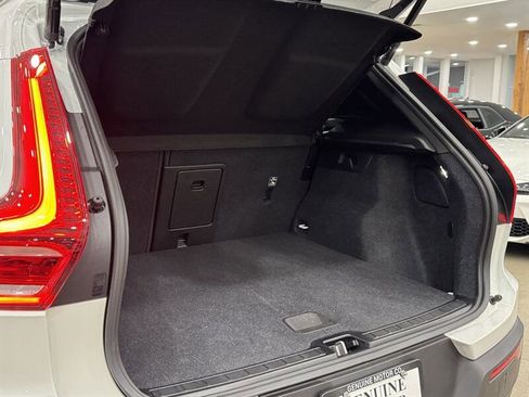 Used 2025 Volvo XC40 B5 Core image 43