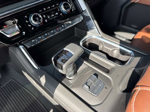 Used 2025 GMC Sierra 1500 Denali Ultimate image 42