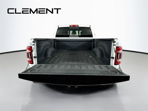 Used 2024 RAM 3500 Limited AWD/4WD image 11