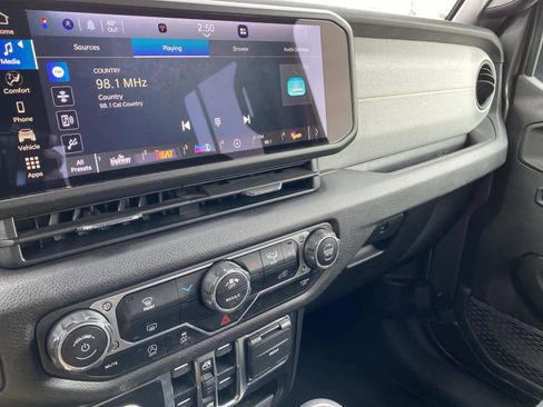 Certified 2025 Jeep Wrangler Sport S image 31