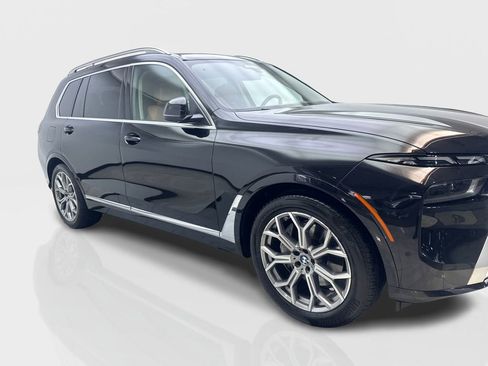 Used 2023 BMW X7 xDrive40i AWD/4WD image 12