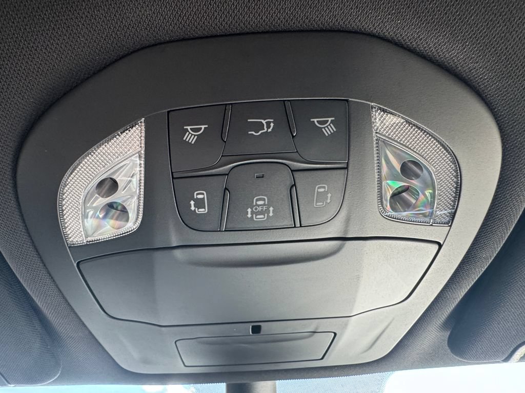 New 2027 Chrysler Pacifica Select FWD image 29