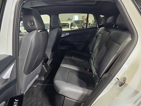Used 2023 Volkswagen ID.4 Pro S image 16