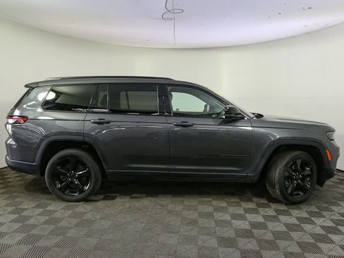 Used 2023 Jeep Grand Cherokee L Altitude image 13