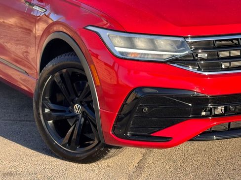 Used 2024 Volkswagen Tiguan SE R-Line image 4