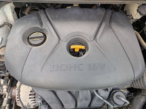 Used 2013 Hyundai Elantra GLS w/ Preferred Pkg FWD image 14
